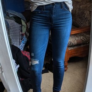 Levi's Wedgie Fit Skinnies sz 25